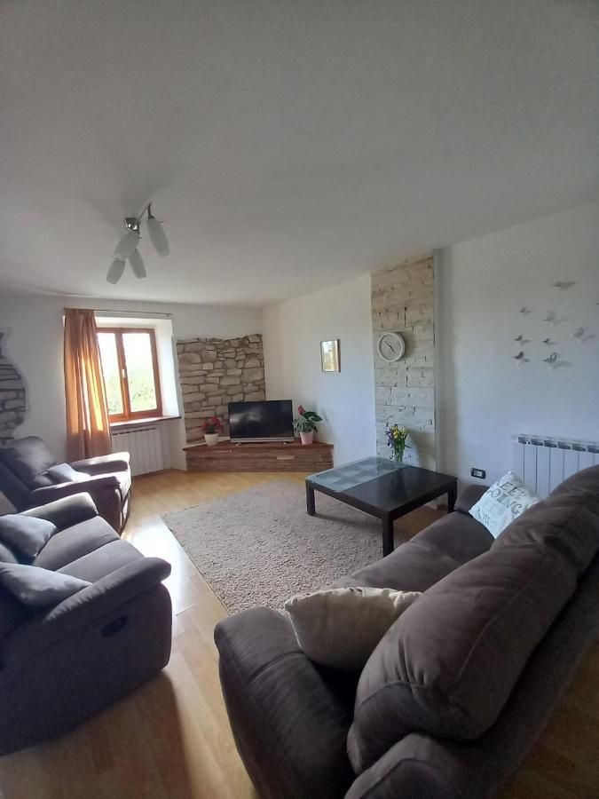 Casa Girasole Villa Buje Exteriör bild