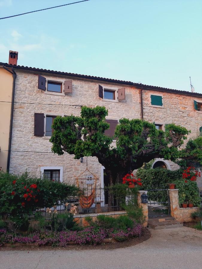 Casa Girasole Villa Buje Exteriör bild